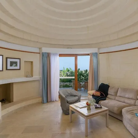 Ta' Cenc & Курортный комплекс