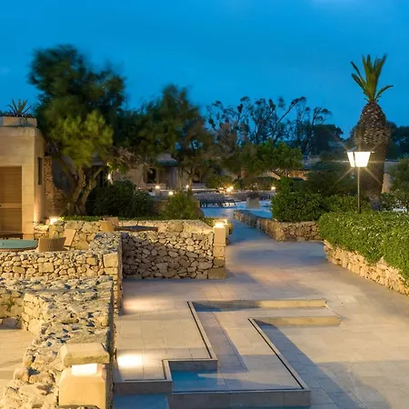 Ta' Cenc & Resort 5*