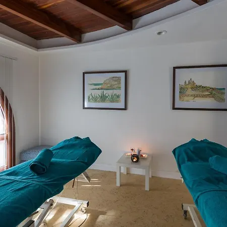 Ta' Cenc & Semesteranläggning (resort) Sannat