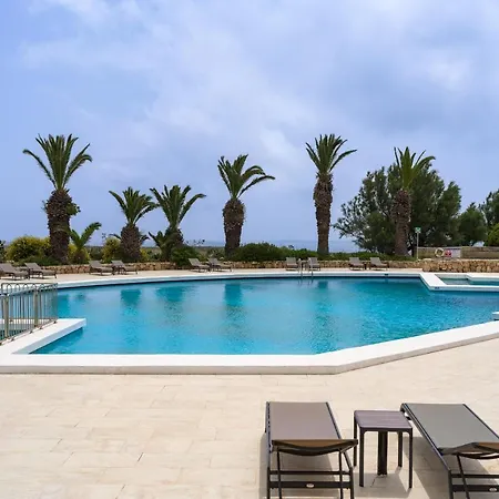 Resort Ta' Cenc & 5*