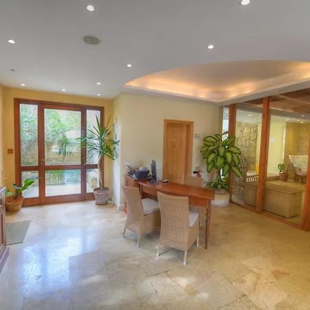 Semesteranläggning (resort) Ta' Cenc & 5*