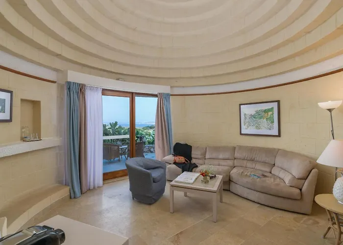 Ta' Cenc & Resort 5*