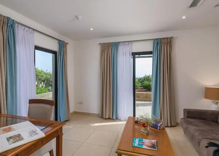 Ta' Cenc & 5* Sannat